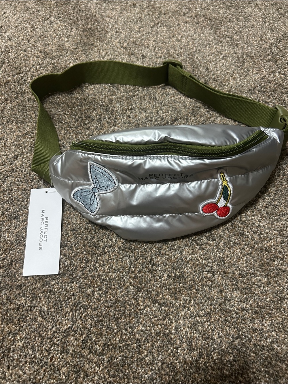 MARC JACOB Silver Quilted Belt Bag with Olive Strap